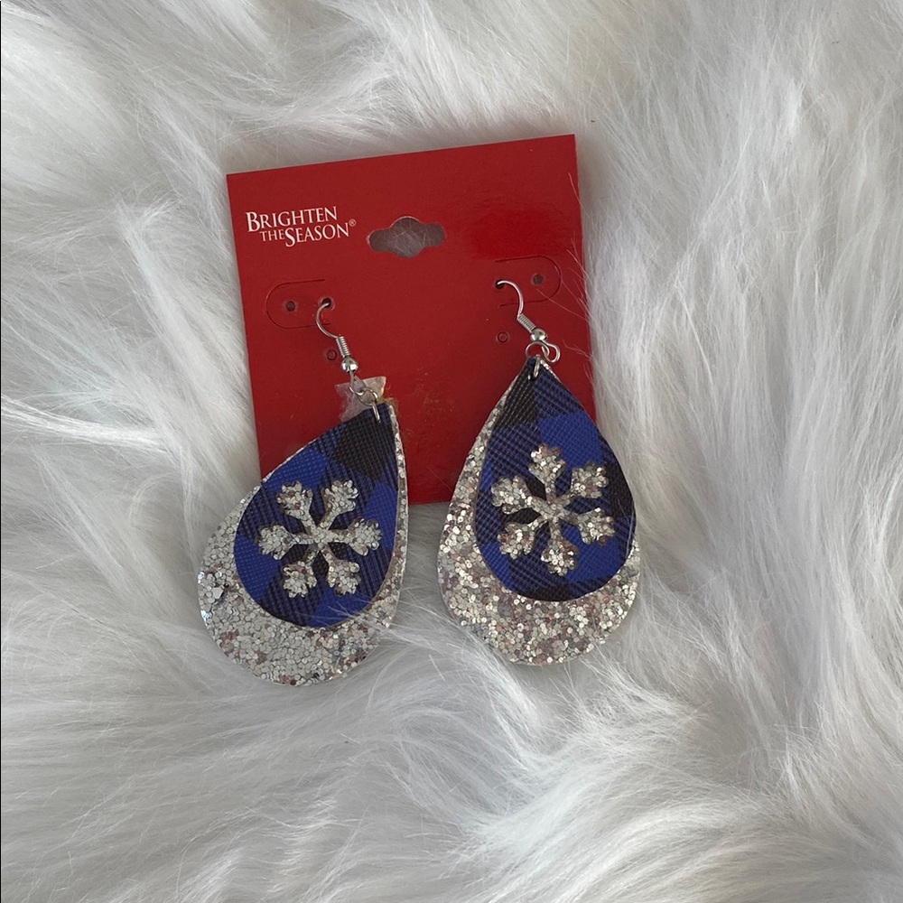 New Silver and Blue Snowflake Earrings - Picture 1 of 2